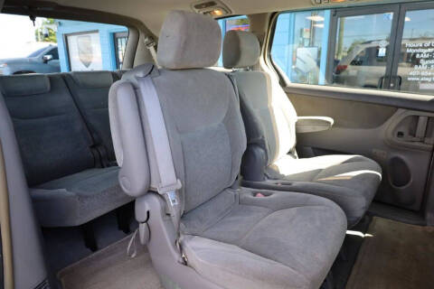 2004 Toyota Sienna