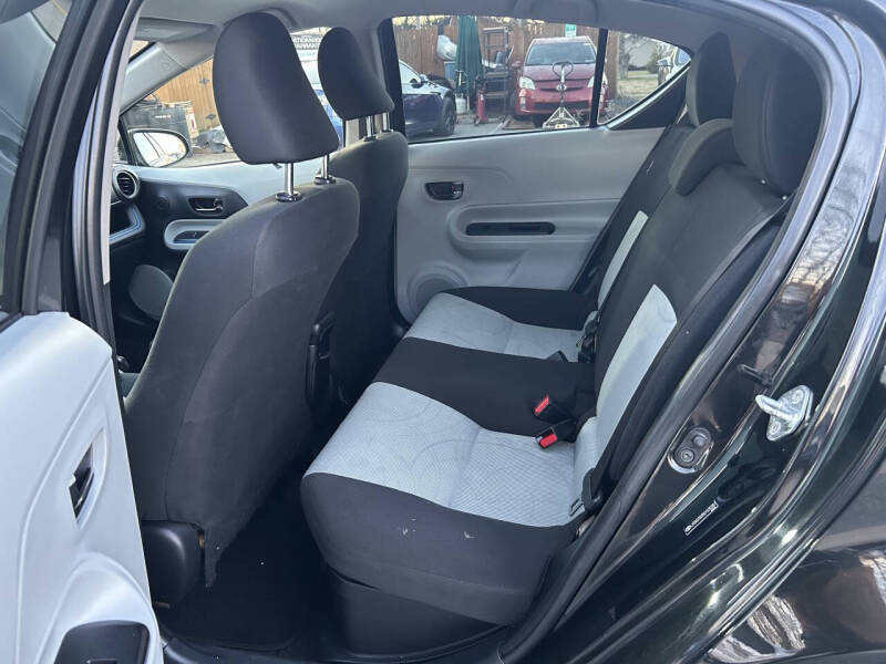 2013 Toyota Prius c Two