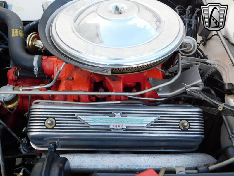 1957 Ford Thunderbird