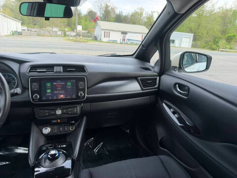 2022 Nissan LEAF SV