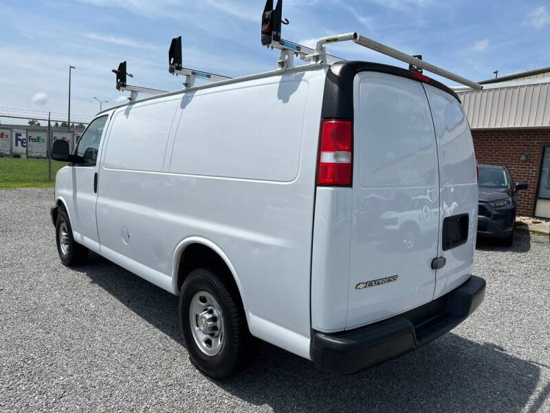 2022 Chevrolet Express 2500