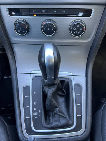 2015 Volkswagen Golf TSI SE