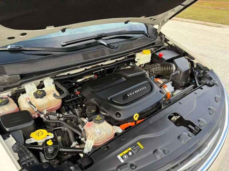 2017 Chrysler Pacifica Hybrid Platinum