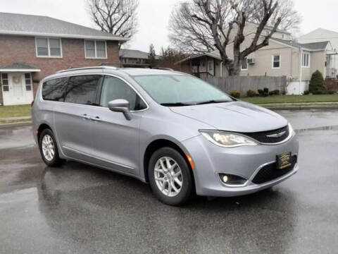 2020 Chrysler Pacifica for sale at Simplease Auto in South Hackensack NJ