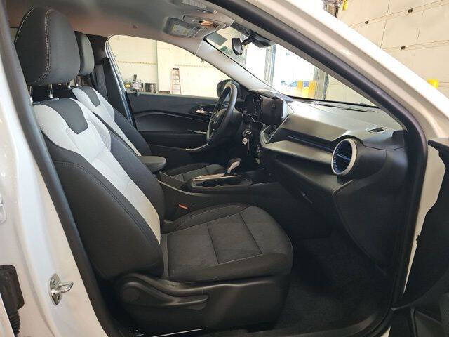 2025 Chevrolet Trax LS
