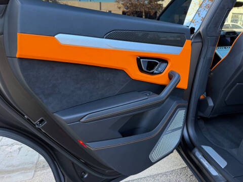 2023 Lamborghini Urus S