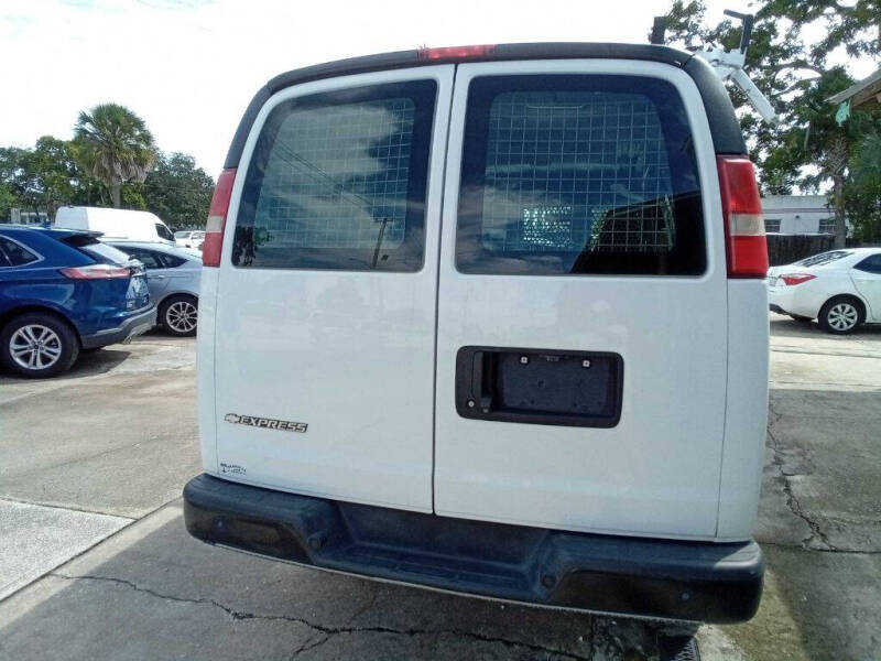 2017 Chevrolet Express 2500