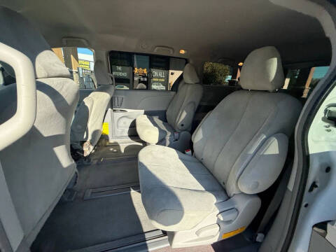 2014 Toyota Sienna L 7-Passenger