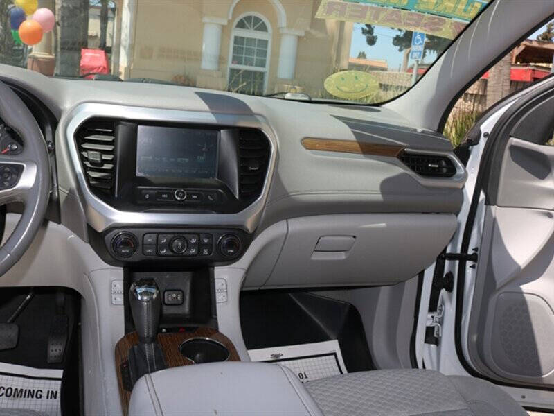 2017 GMC Acadia SLE-2