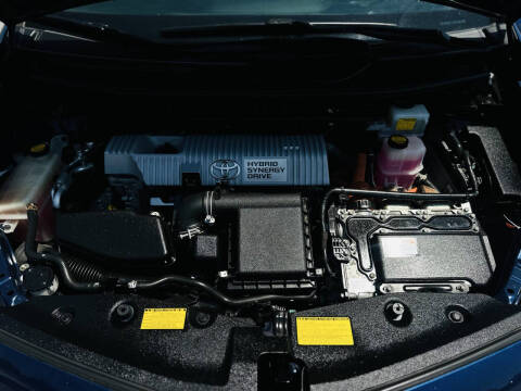 2013 Toyota Prius v Two