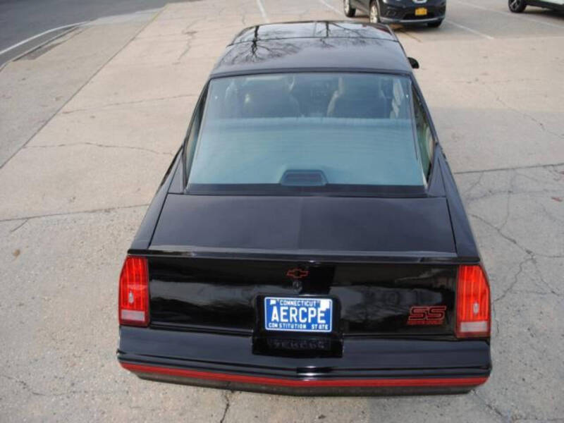 1987 Chevrolet Monte Carlo's photo