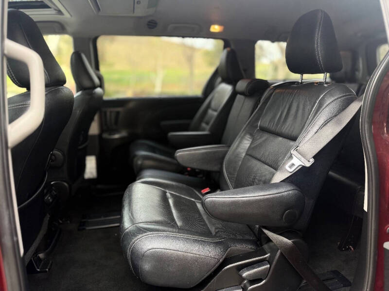 2017 Toyota Sienna SE Premium 8-Passenger