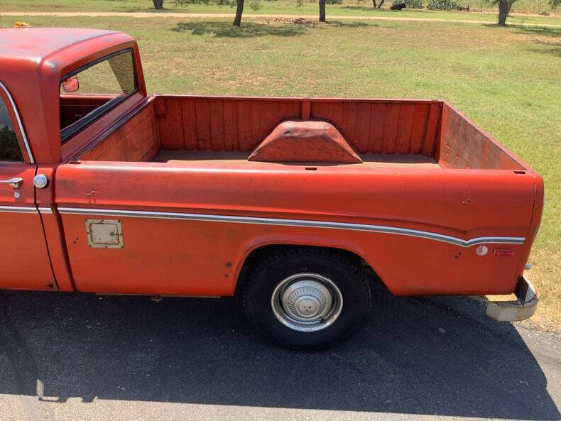 1969 Dodge D200 Pickup