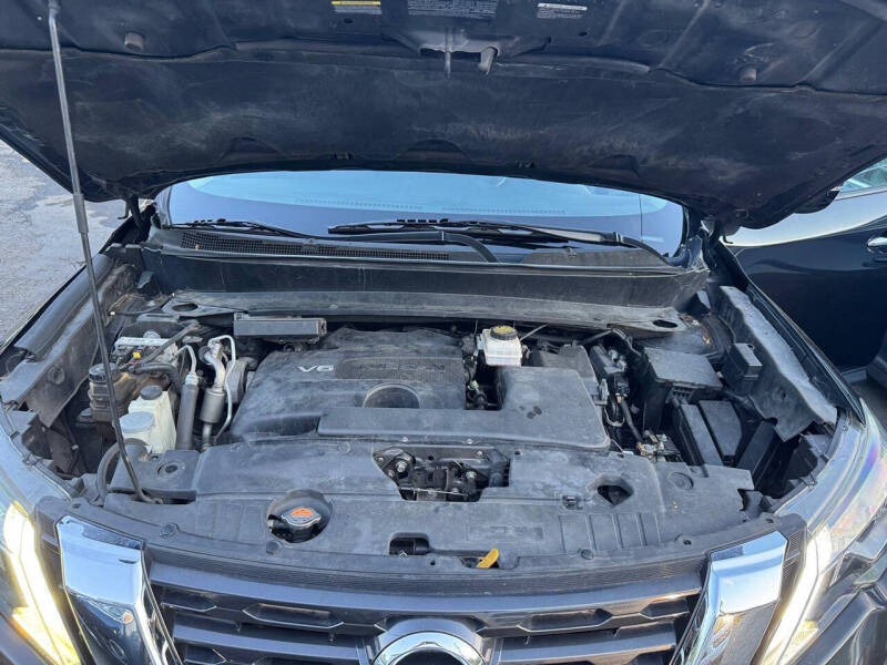 2018 Nissan Pathfinder SV