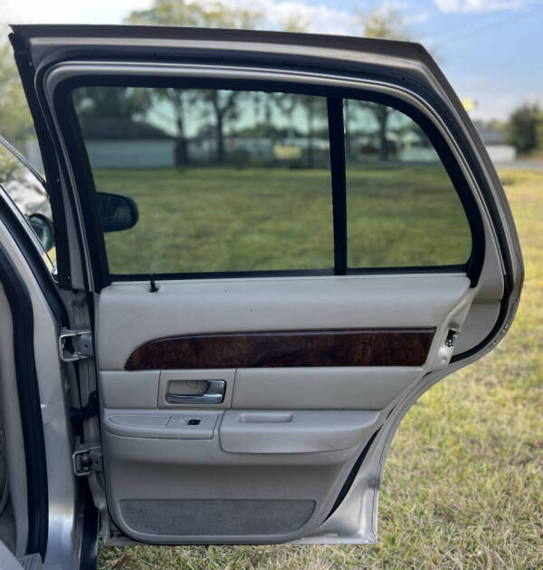 2009 Mercury Grand Marquis LS
