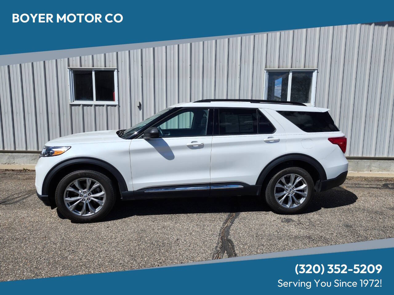 White 2022 Ford Explorer XLT AWD XLT 4dr SUV 1