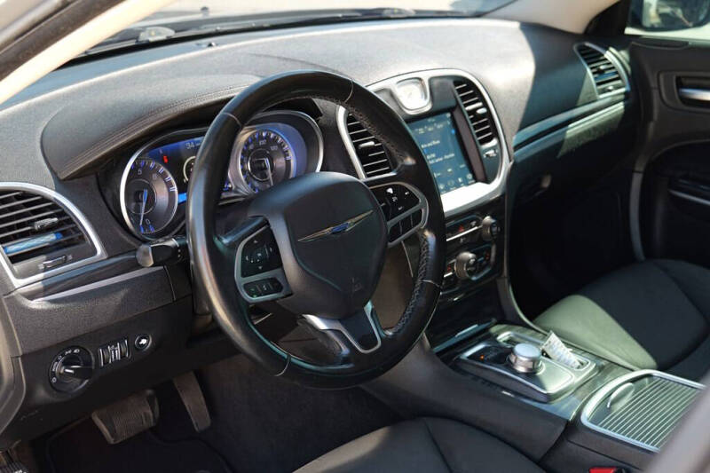 2019 Chrysler 300 Touring