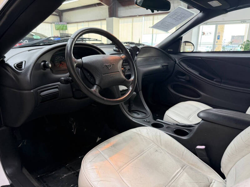 2003 Ford Mustang
