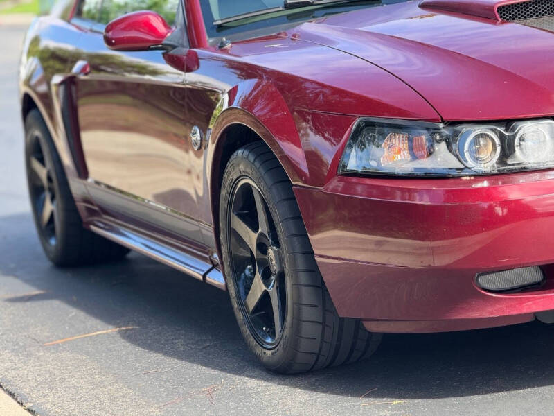 2004 Ford Mustang GT Deluxe