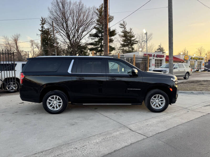 2023 Chevrolet Suburban LT