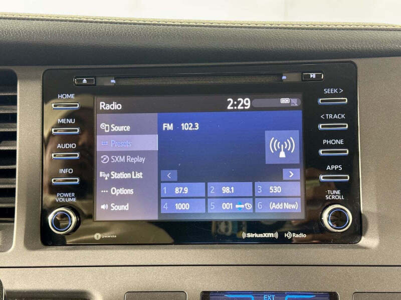 2018 Toyota Sienna XLE 8-Passenger