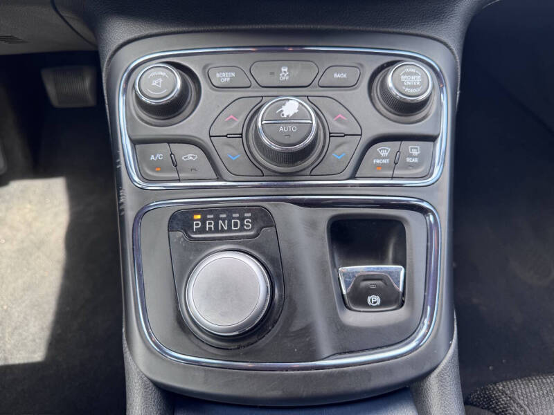 2016 Chrysler 200 S