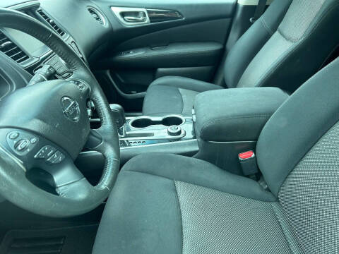 2017 Nissan Pathfinder SV