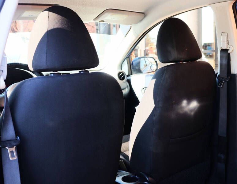 2012 Nissan Versa 1.6 SV