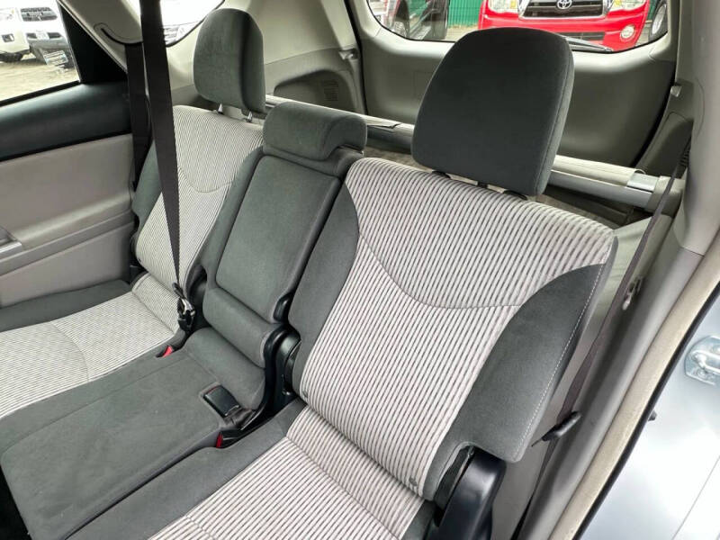 2015 Toyota Prius v Three