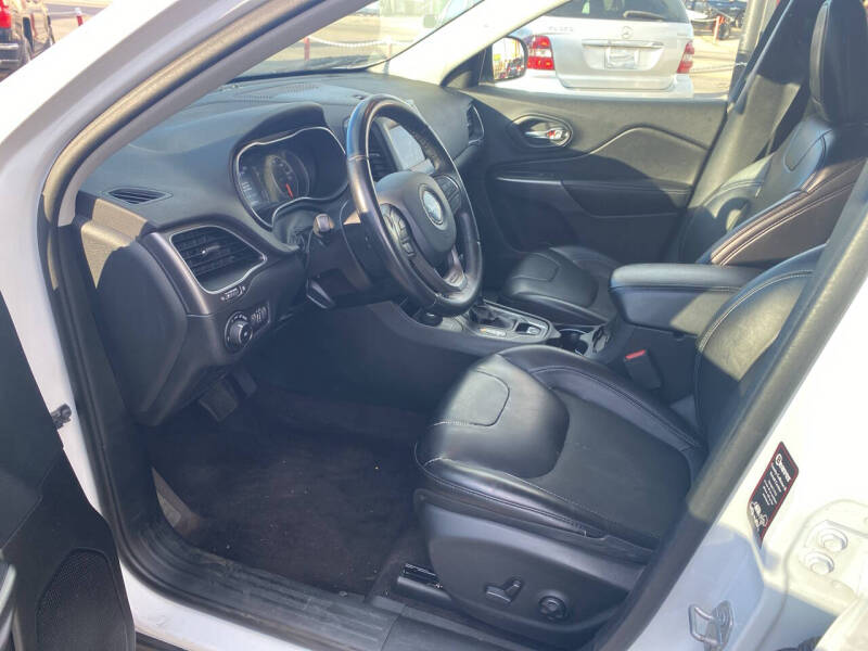 2019 Jeep Cherokee Latitude Plus