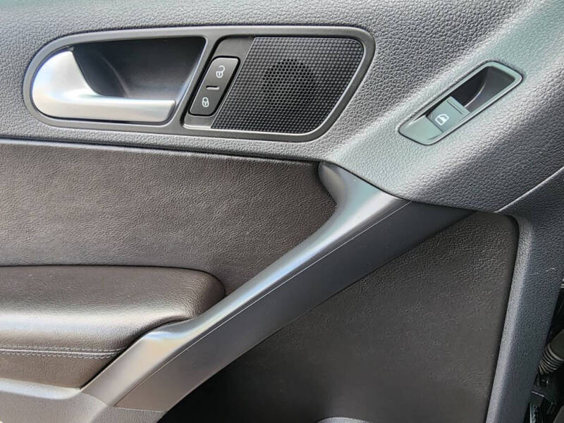 2014 Volkswagen Tiguan S 4Motion