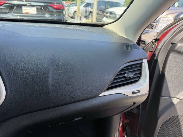 2017 Jeep Cherokee Sport