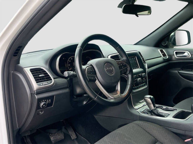 2020 Jeep Grand Cherokee Laredo E