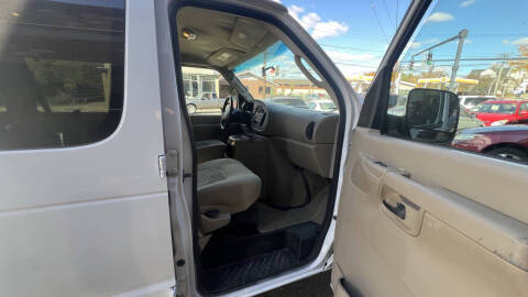 2005 Ford E-Series E-350 SD XLT