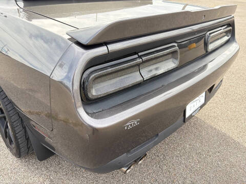 2015 Dodge Challenger SXT Plus