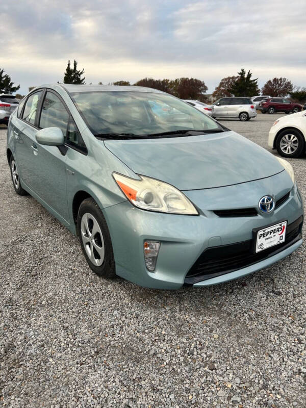 2014 Toyota Prius Three photo 3