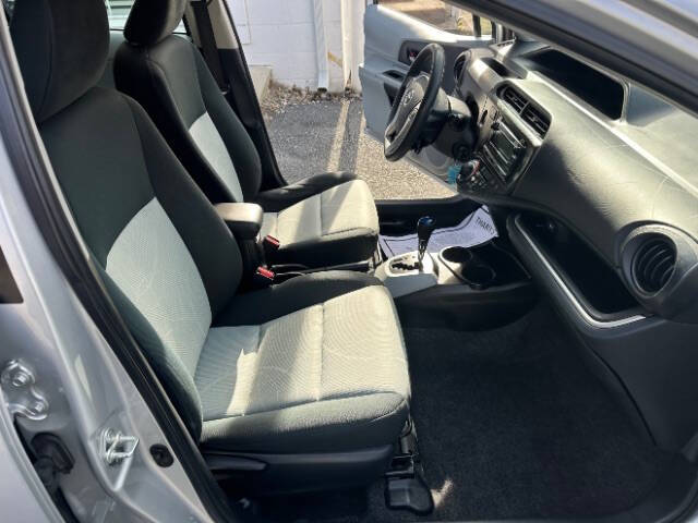 2014 Toyota Prius c Three