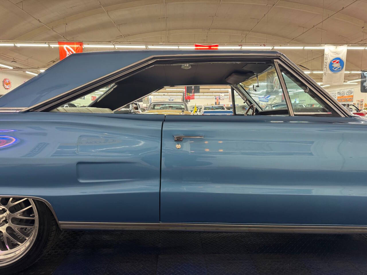 1967 Dodge Coronet 26
