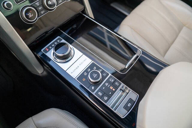 2017 Land Rover Range Rover 24