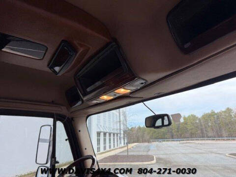 2008 Freightliner M2 106