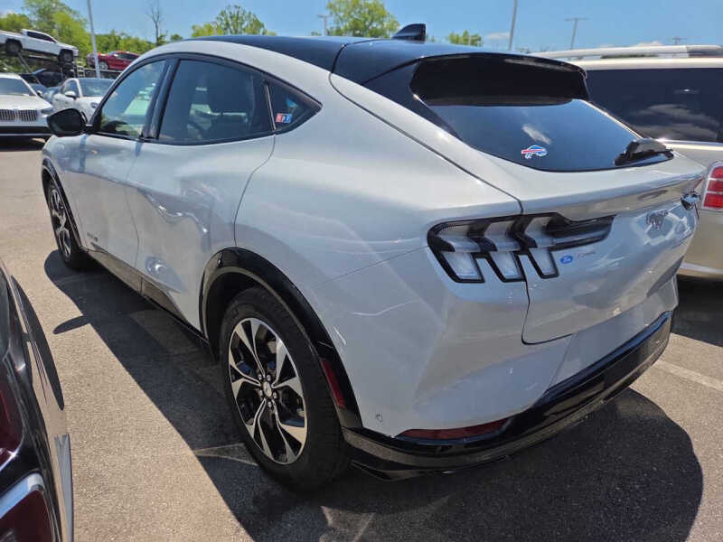 2022 Ford Mustang Mach-E Premium