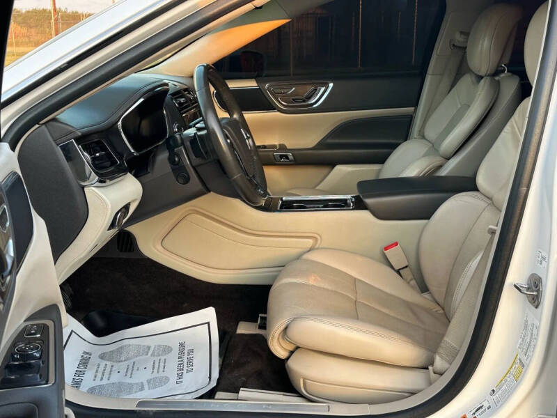 2017 Lincoln Continental Select