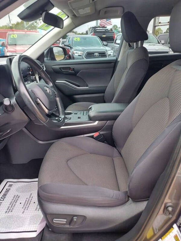 2021 Toyota Highlander LE