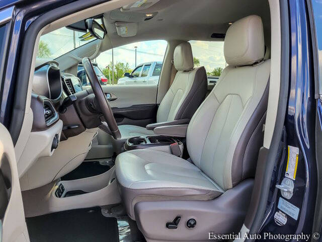 2017 Chrysler Pacifica Touring-L