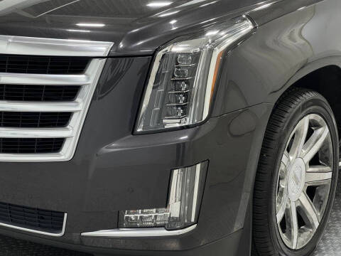 2016 Cadillac Escalade Luxury Collection