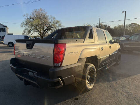 2005 Chevrolet Avalanche 1500 LS