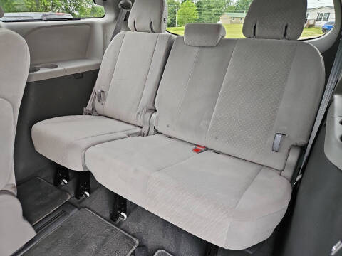 2020 Toyota Sienna LE 7-Passenger