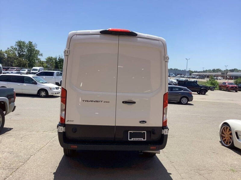 2025 Ford Transit 250