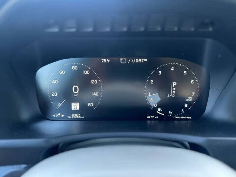 2017 Volvo XC90 T6 Momentum