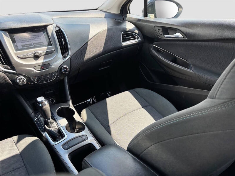 2017 Chevrolet Cruze LT Auto